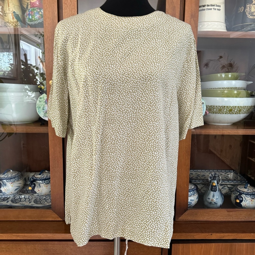 Vintage 90’s Chaus Green Leaf Keyhole Blouse